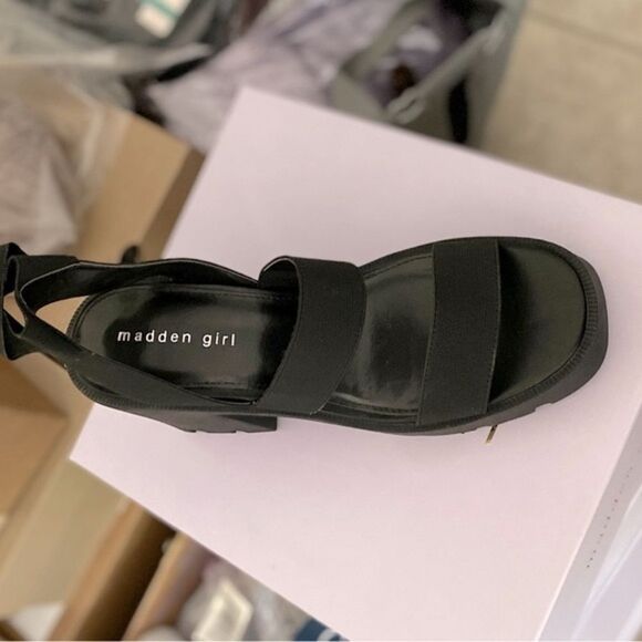 MADDEN GIRL Temple Heel Sandal Woman Size 9.5 Black Lug Sole Block Platform NEW - Picture 4 of 9